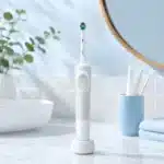 مسواک برقی شارژی اورال بی Oral-B مدل Vitality Precision Clean - تصویر 3