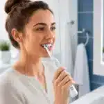 مسواک برقی شارژی اورال بی Oral-B مدل Vitality Precision Clean - تصویر 4