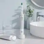 مسواک برقی شارژی اورال بی Oral-B مدل Vitality Precision Clean - تصویر 6